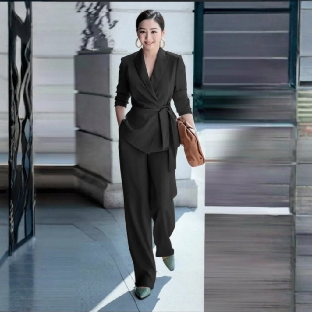 Elegant Women's Solid Color Suit