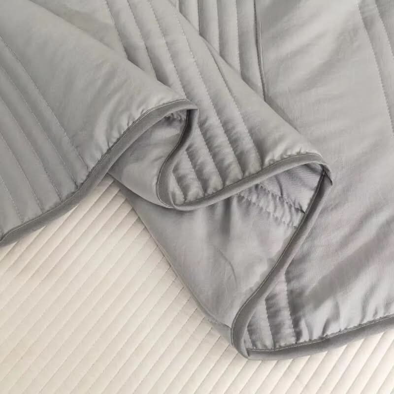 Breathable, Comfortable and Lightweight Cooling Blanket