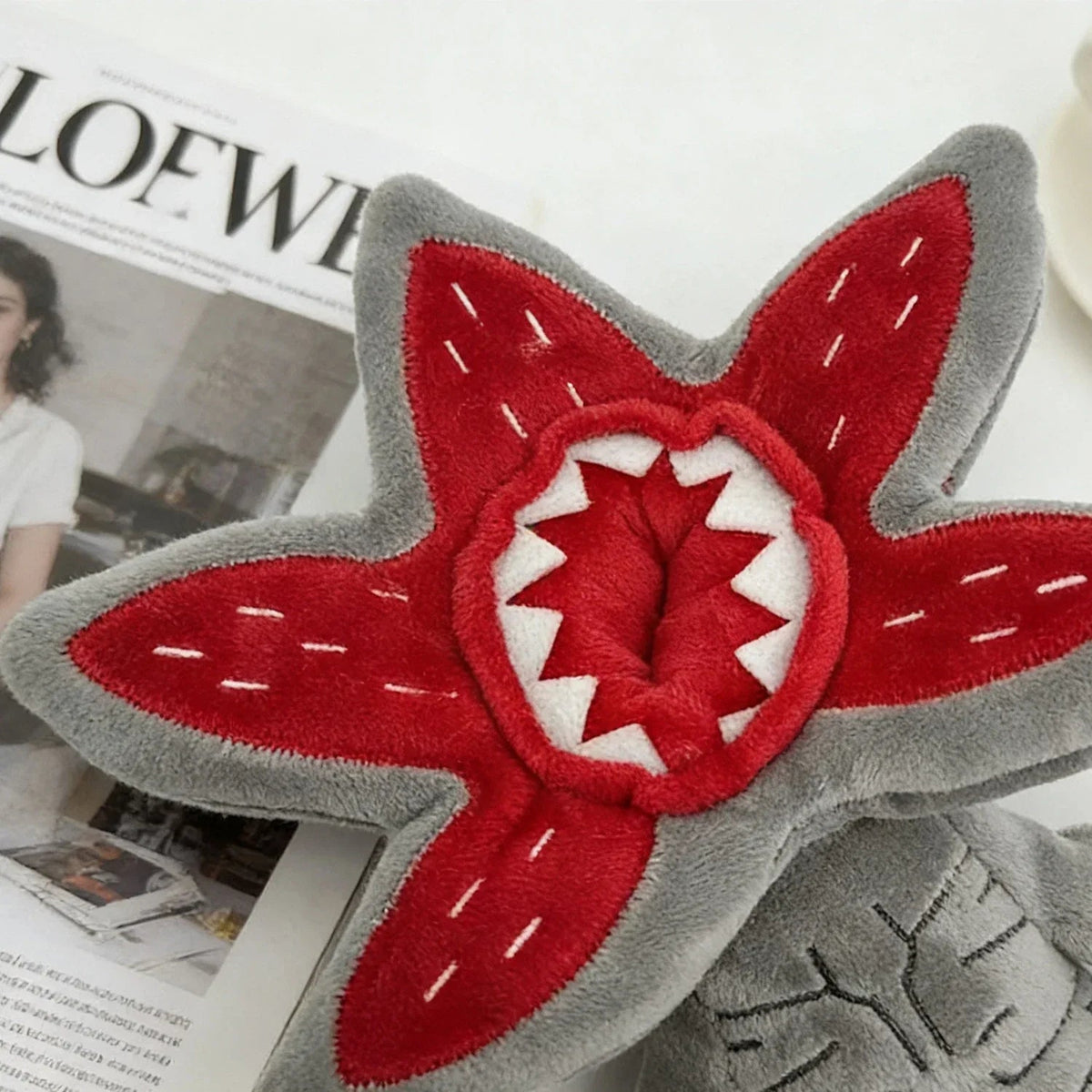Demogorgon Plush Toy - 25 cm Soft Grey Monster for Kids and Halloween