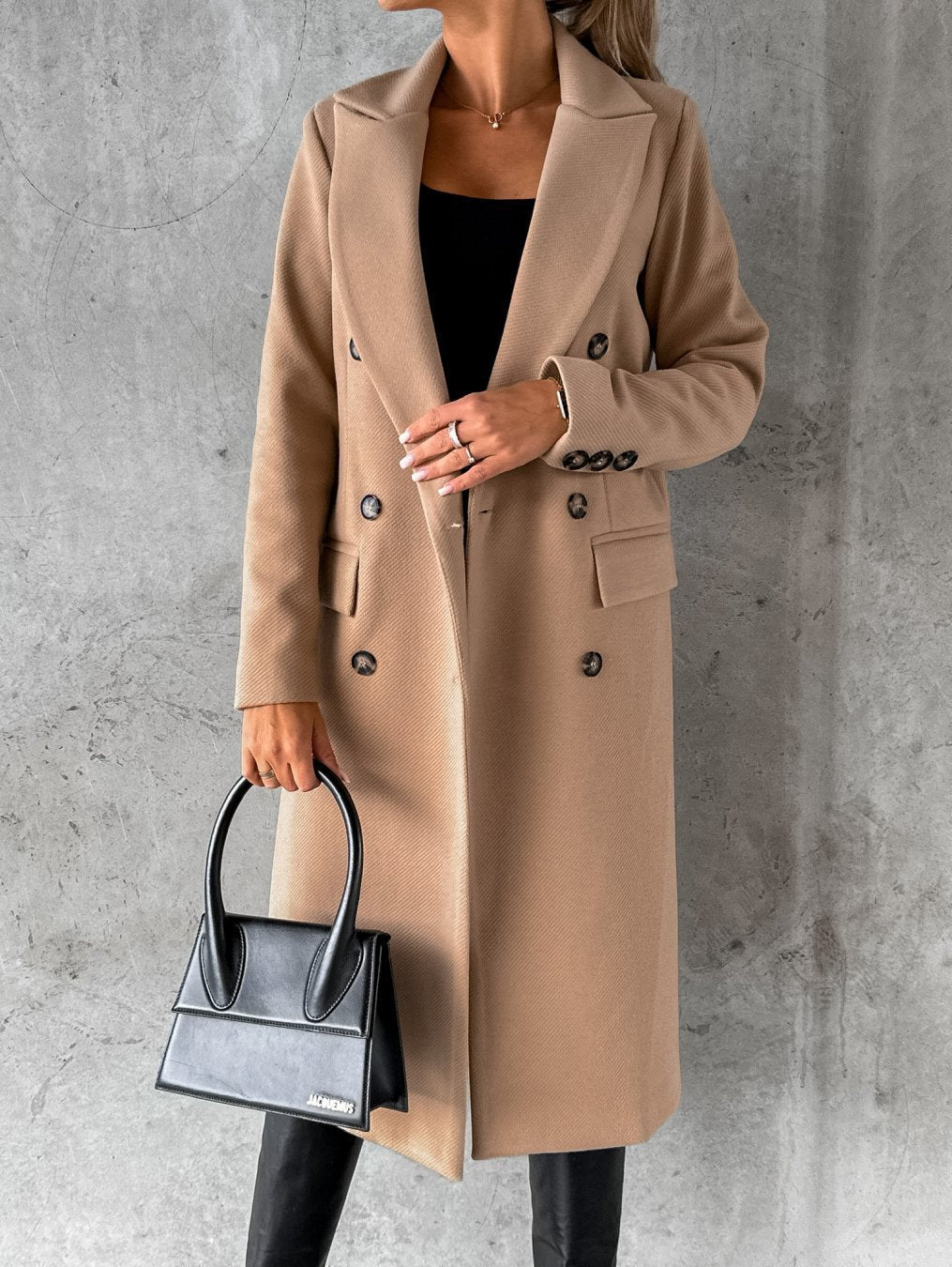 Elegant Winter Coat with Style and Warmth