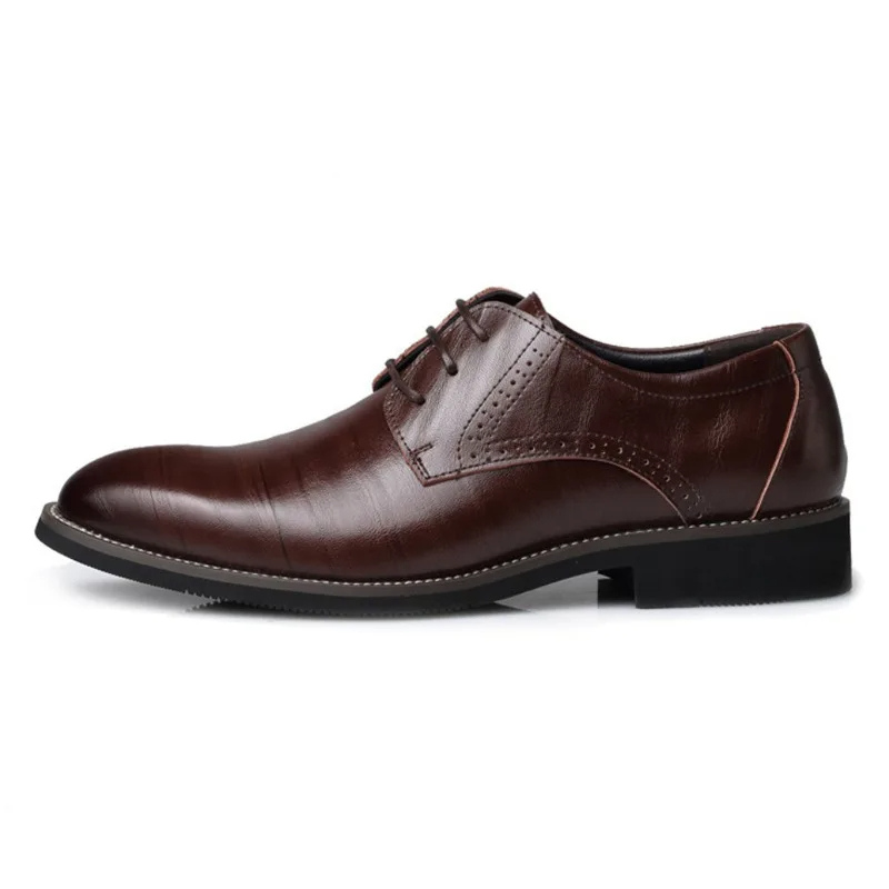 Men's Classic Oxford Shoes with Perforated Details