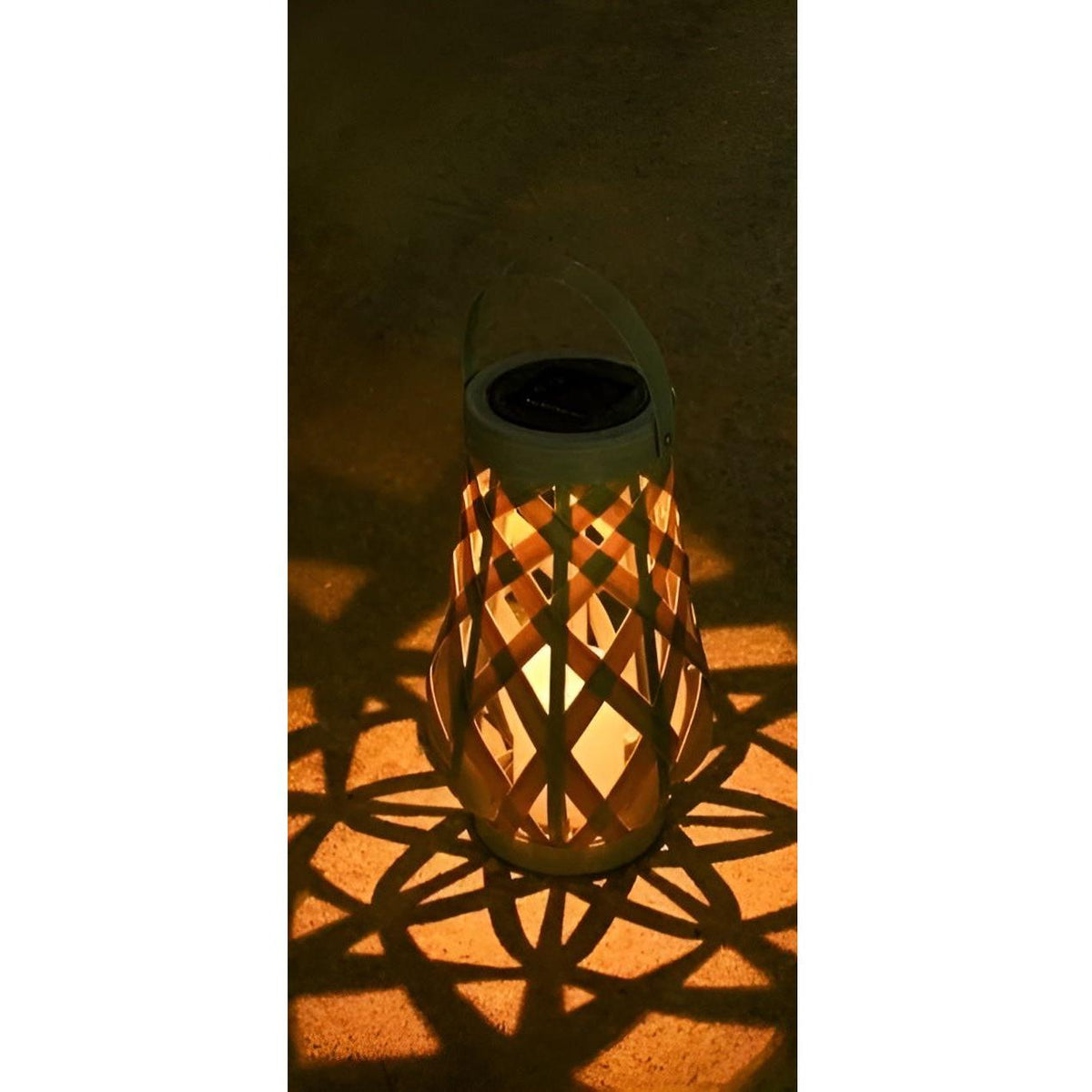 Outdoor Rattan Solar Garden Lantern with Automatic Lighting
