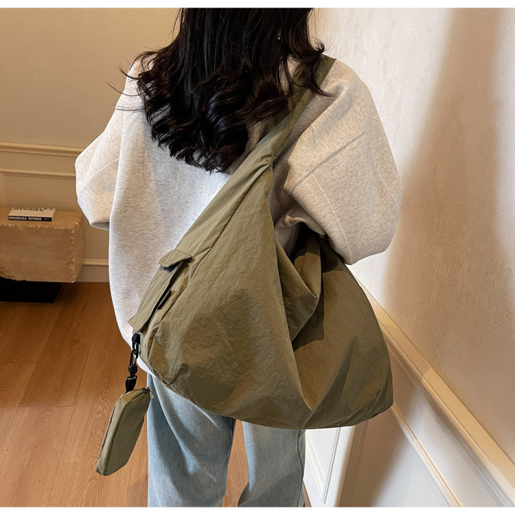 Spacious Hobo Handbag for Everyday Style