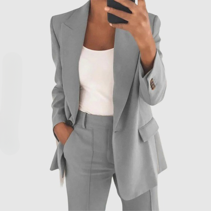 Women's Elegant Blazer and Trousers Set – Timeless Business Chic