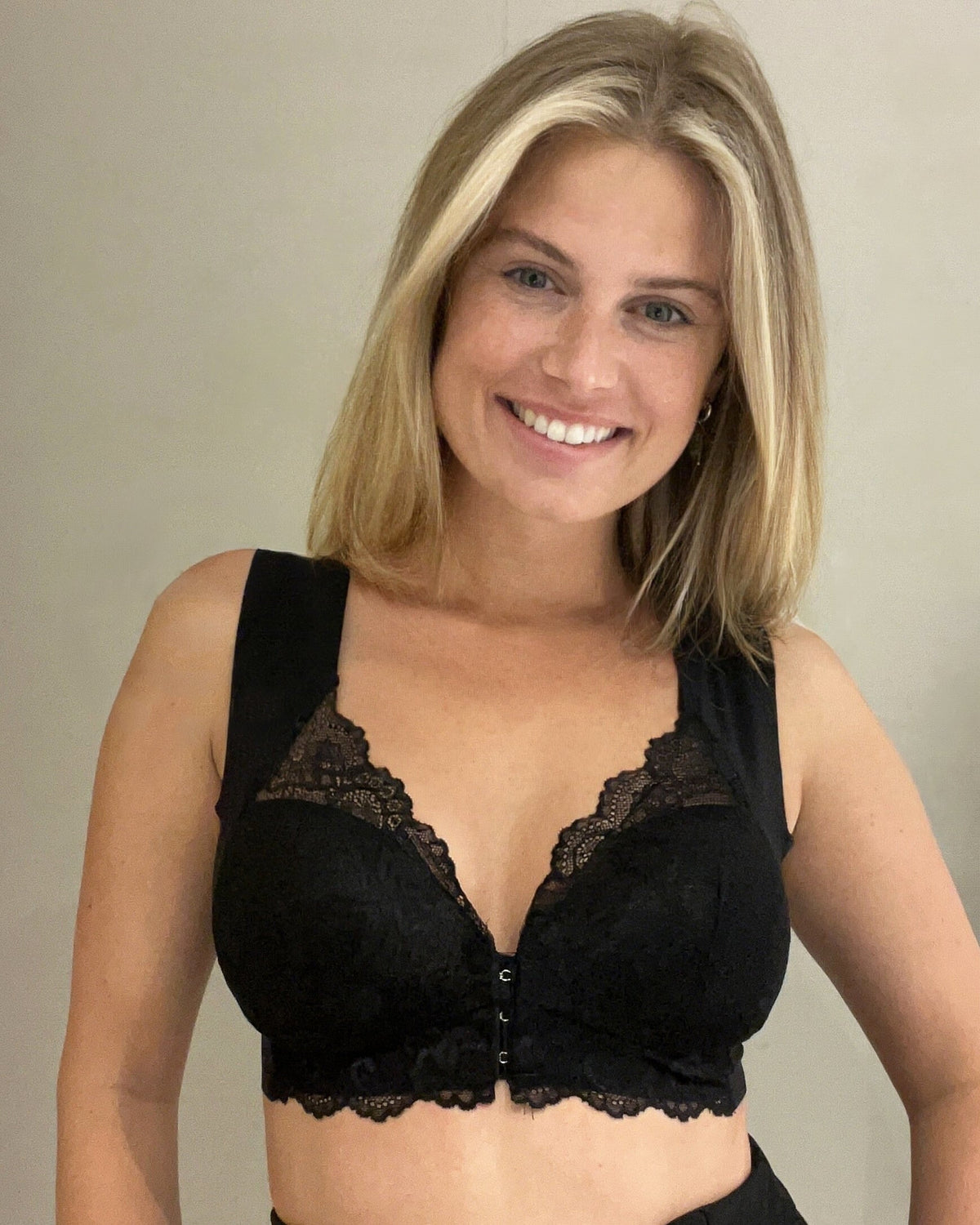 Women's Front-Closure Supportive Bra