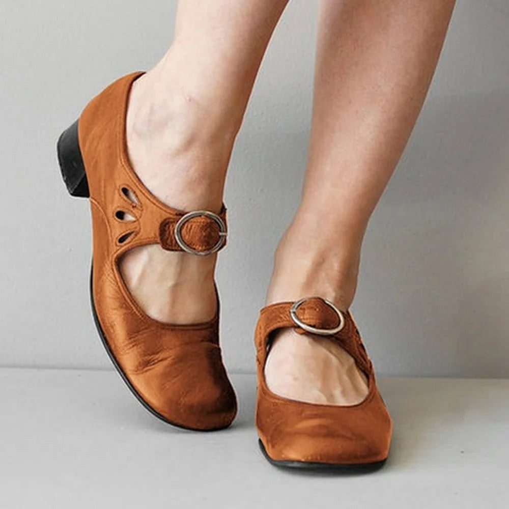 Women's Pumps with Decorative Buckle