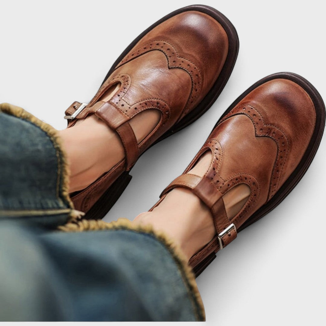 Women's Round Toe Single Strap Wingtip Shoes with Buckle