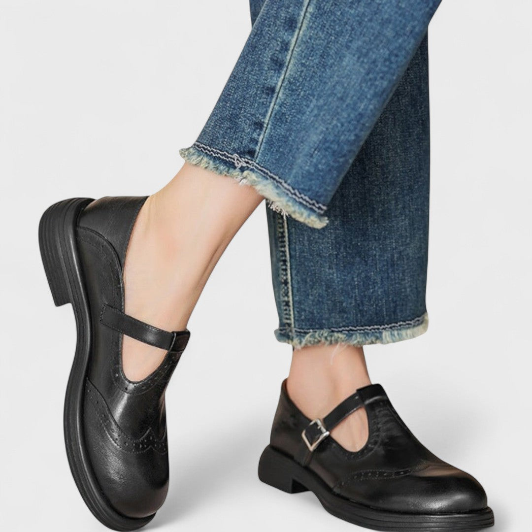Women's Round Toe Single Strap Wingtip Shoes with Buckle