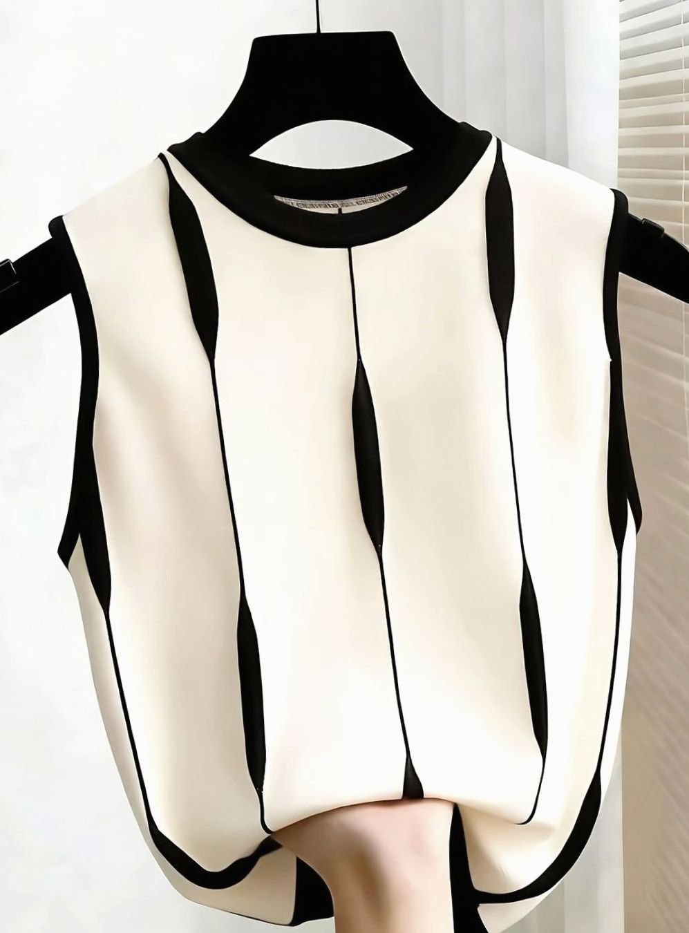 Women's V-Neck Contrast-Trim Tie-Front Short-Sleeve Sweater